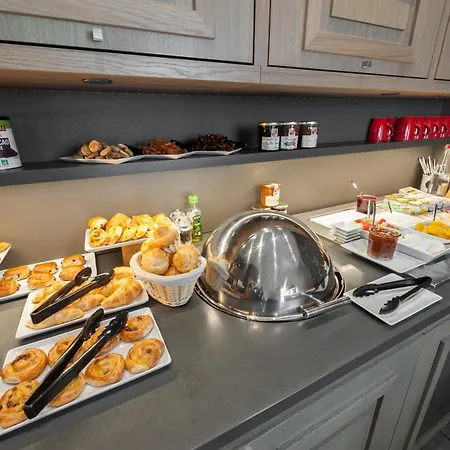 Le 209 Bercy Отель 4*