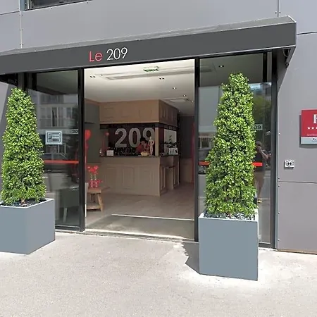 Le 209 Bercy 4*